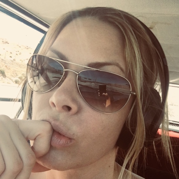 Meet your Posher, Louise - Picture 1 of 1